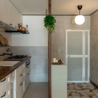 神戸市北区鈴蘭台東町の売買物件/キッチン横に玄関