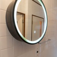 神戸市北区鈴蘭台東町の売買物件/照明付きの丸鏡