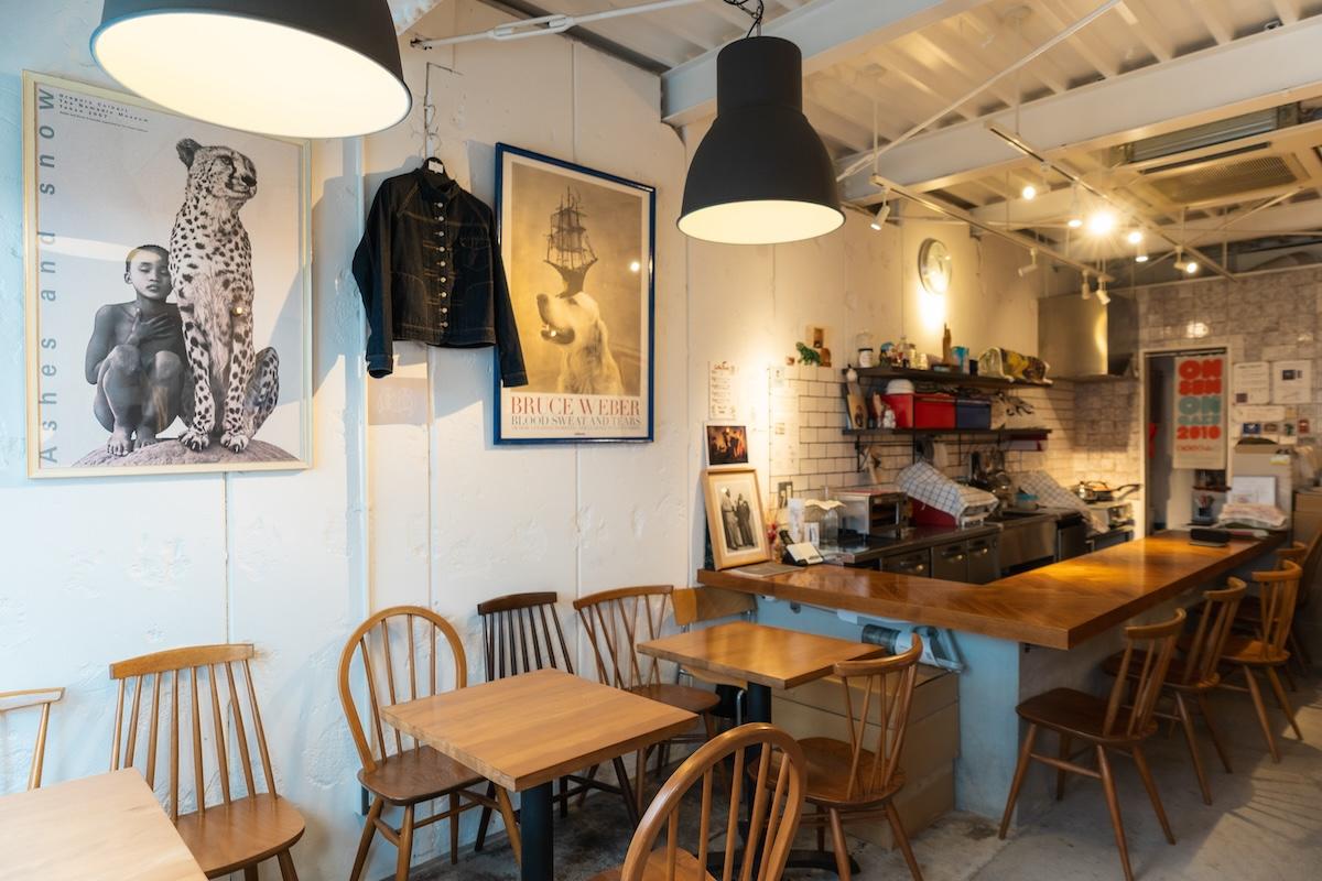 神戸市東灘区住吉本町の賃貸物件/現在は3つのテーブル席とカウンター席で10数人キャパ