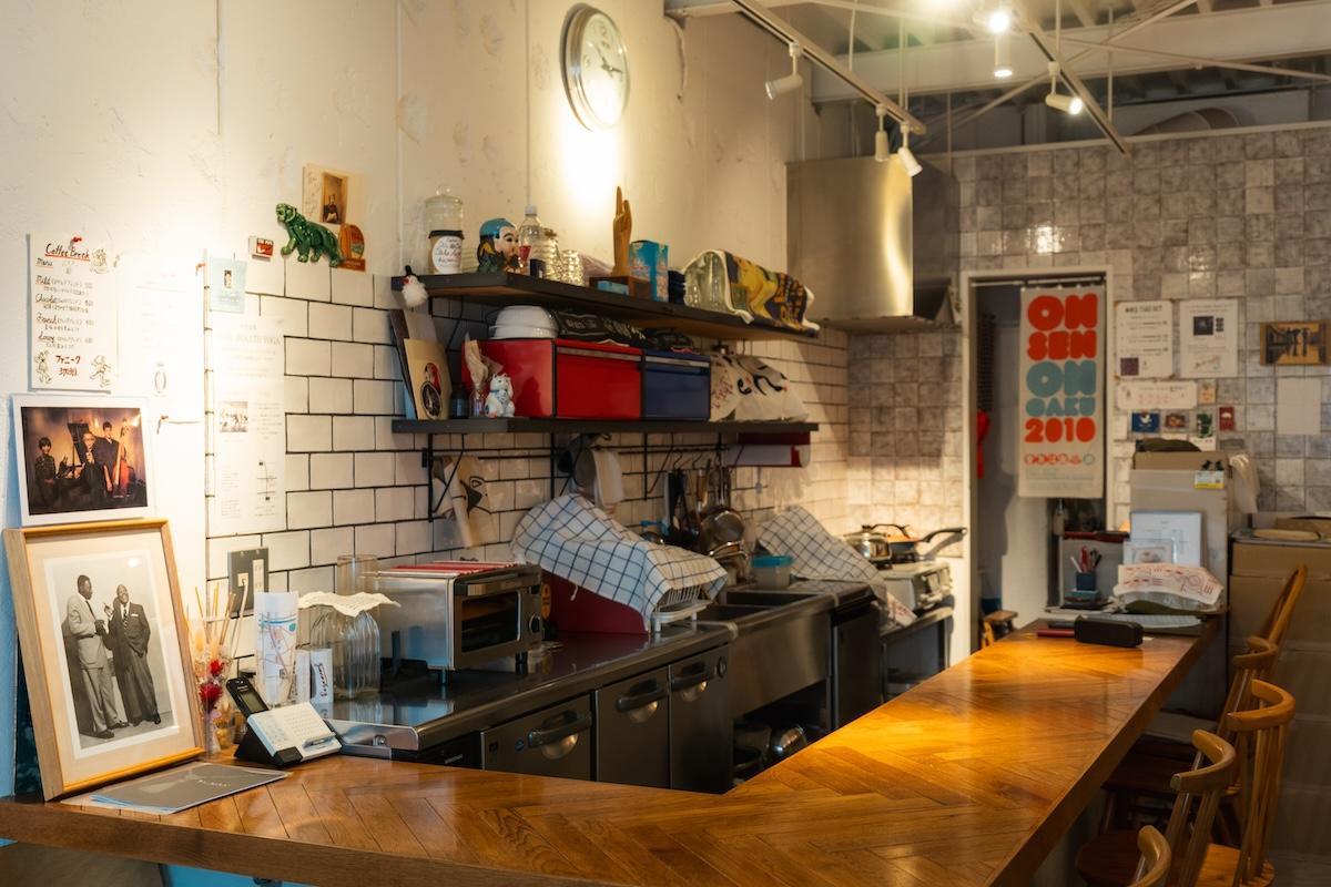 神戸市東灘区住吉本町の賃貸物件/ヘリンボーンのカウンターが素敵です