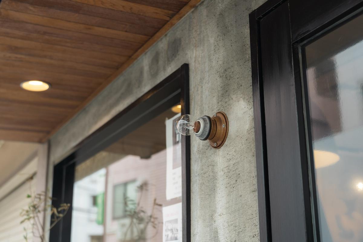 神戸市東灘区住吉本町の賃貸物件/店先の意匠もこだわりが詰まっています