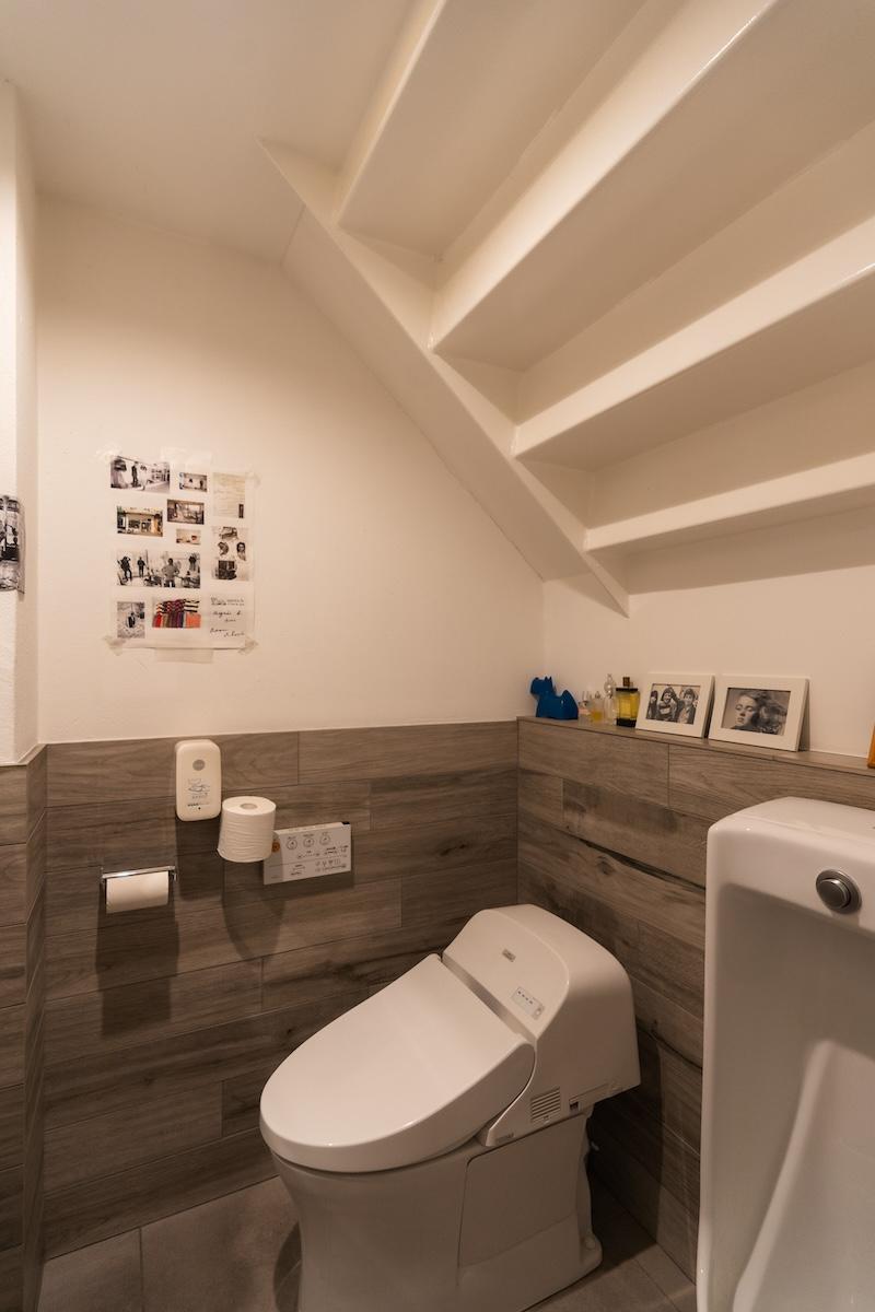 神戸市東灘区住吉本町の賃貸物件/小便器と分けて設置され、匂いがつかないように配慮されたトイレ