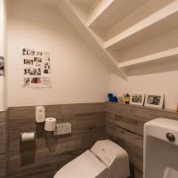 神戸市東灘区住吉本町の賃貸物件/小便器と分けて設置され、匂いがつかないように配慮されたトイレ