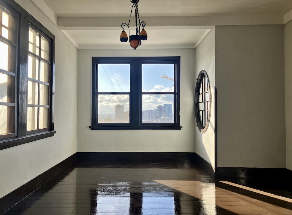 神戸市中央区諏訪山町の賃貸物件/丸窓や建具のデザインに魅了される