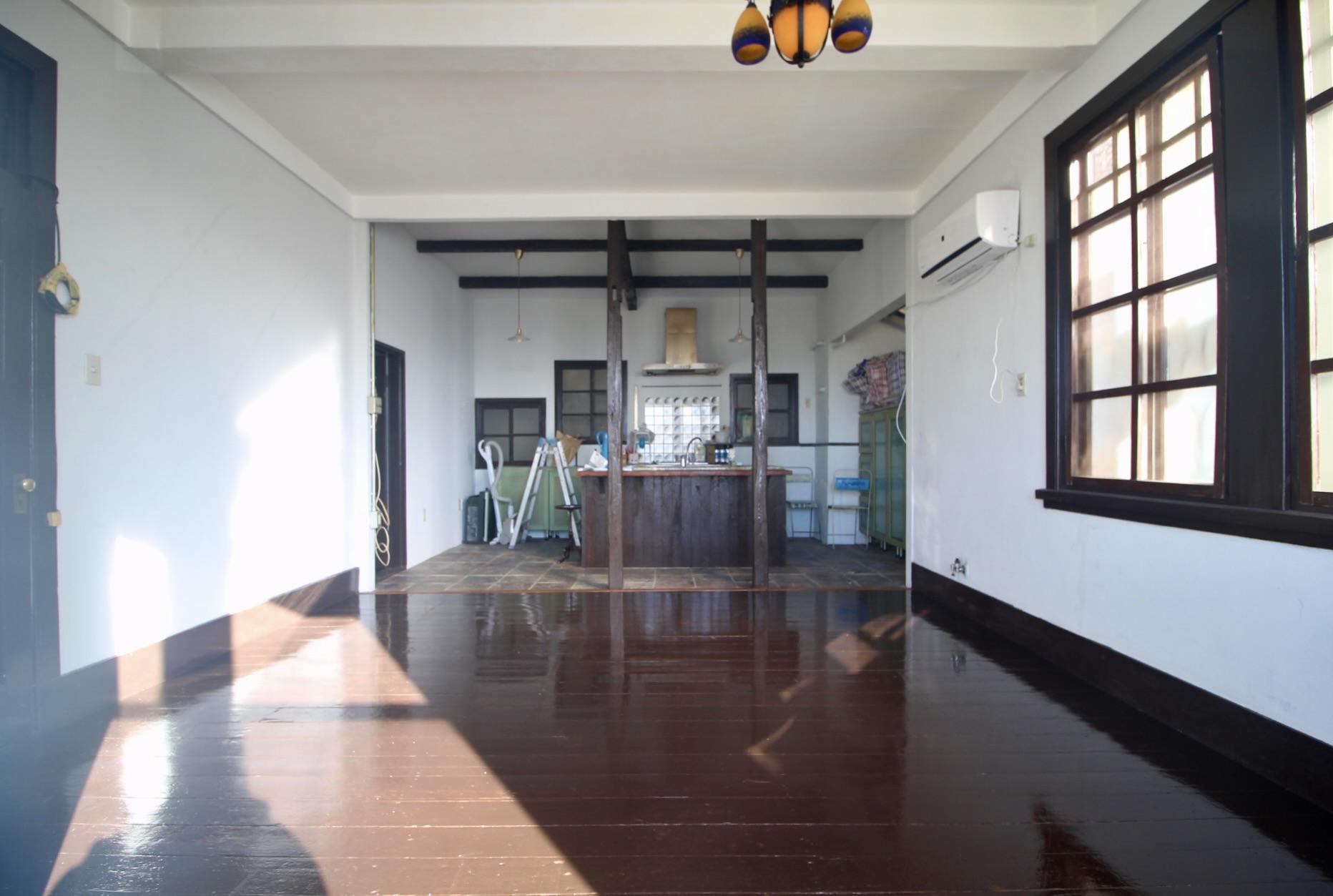 神戸市中央区諏訪山町の賃貸物件/キッチン側は機能的に一部改装済