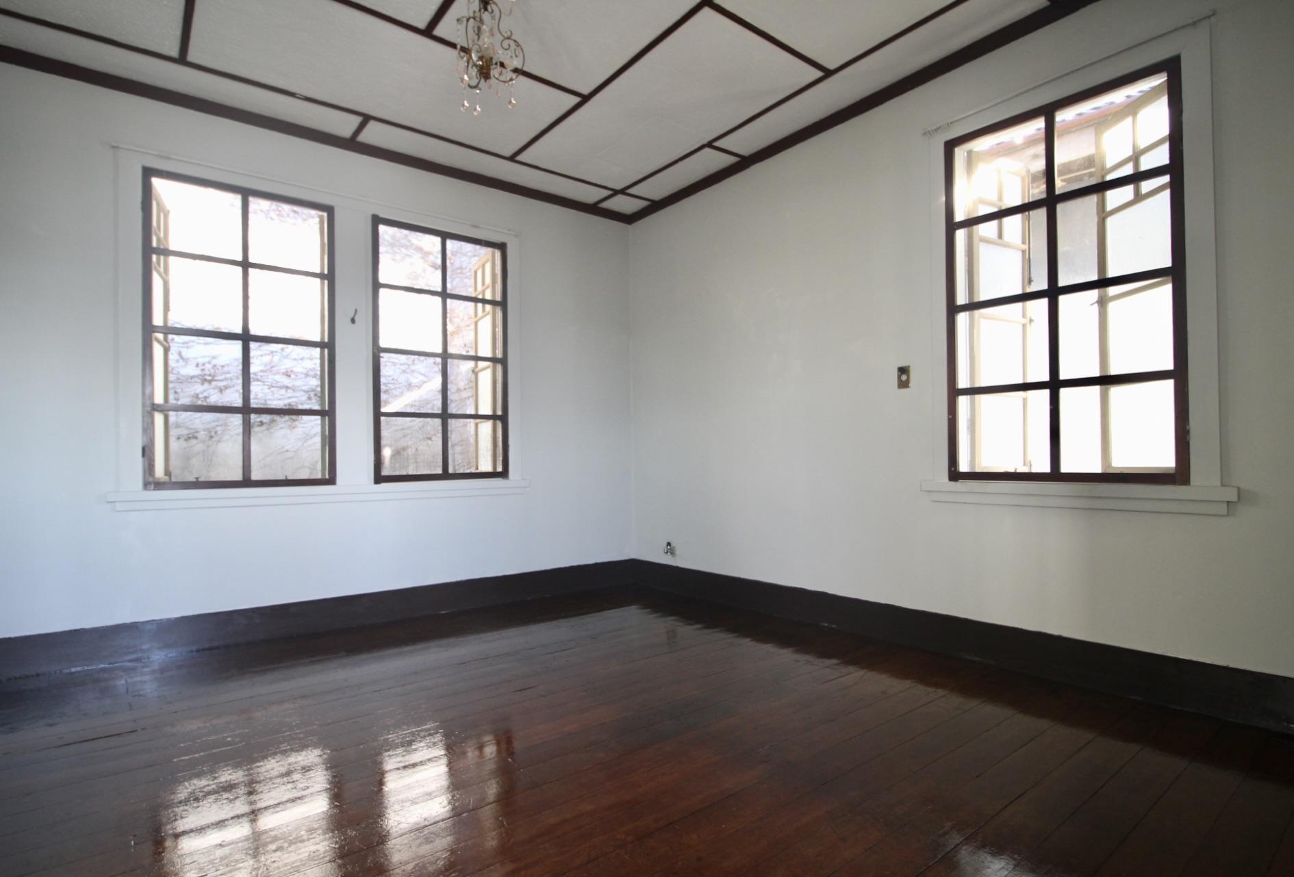 神戸市中央区諏訪山町の賃貸物件/窓すら絵になる