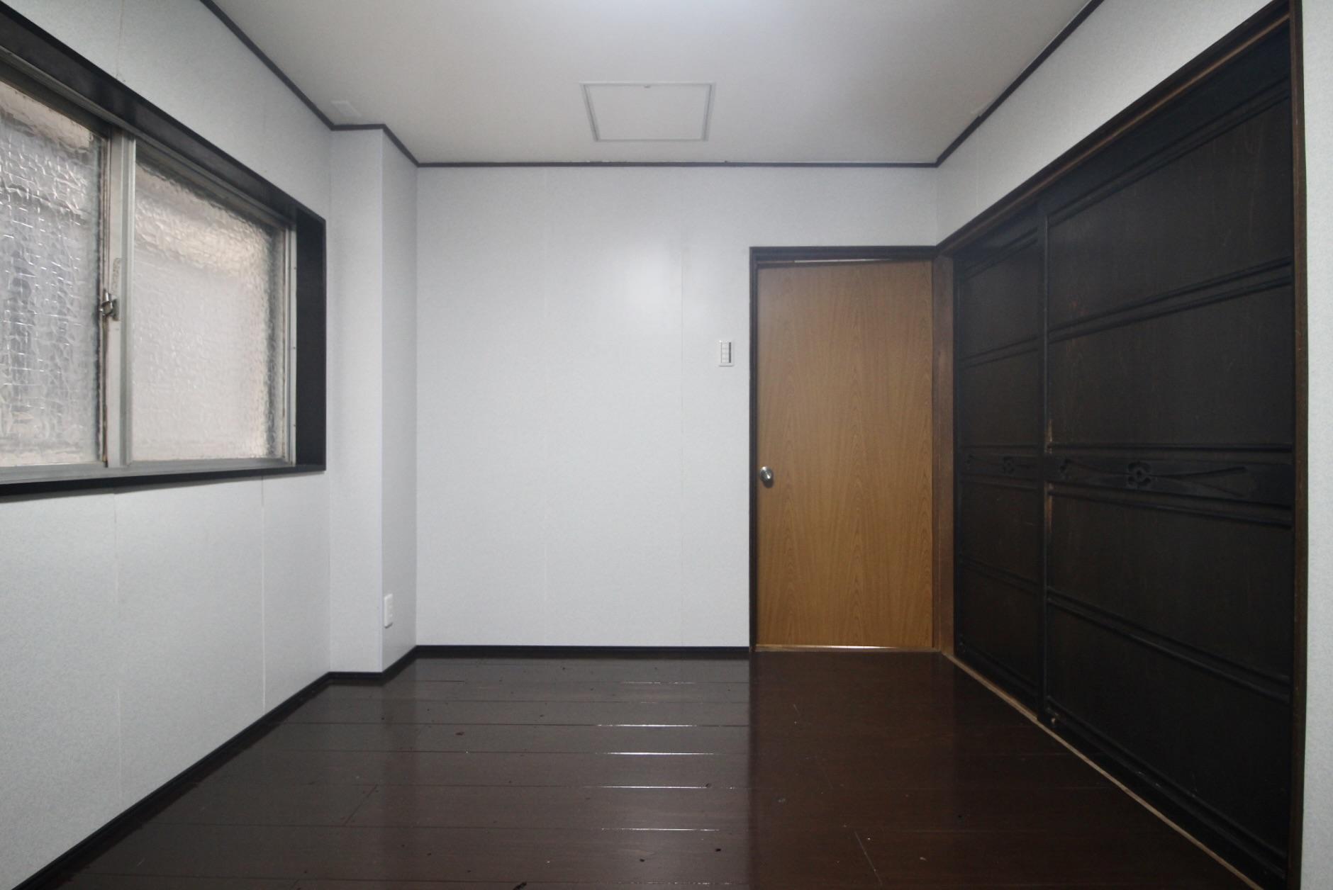 神戸市東灘区住吉山手の賃貸物件/無垢床と味のある建具のroom4