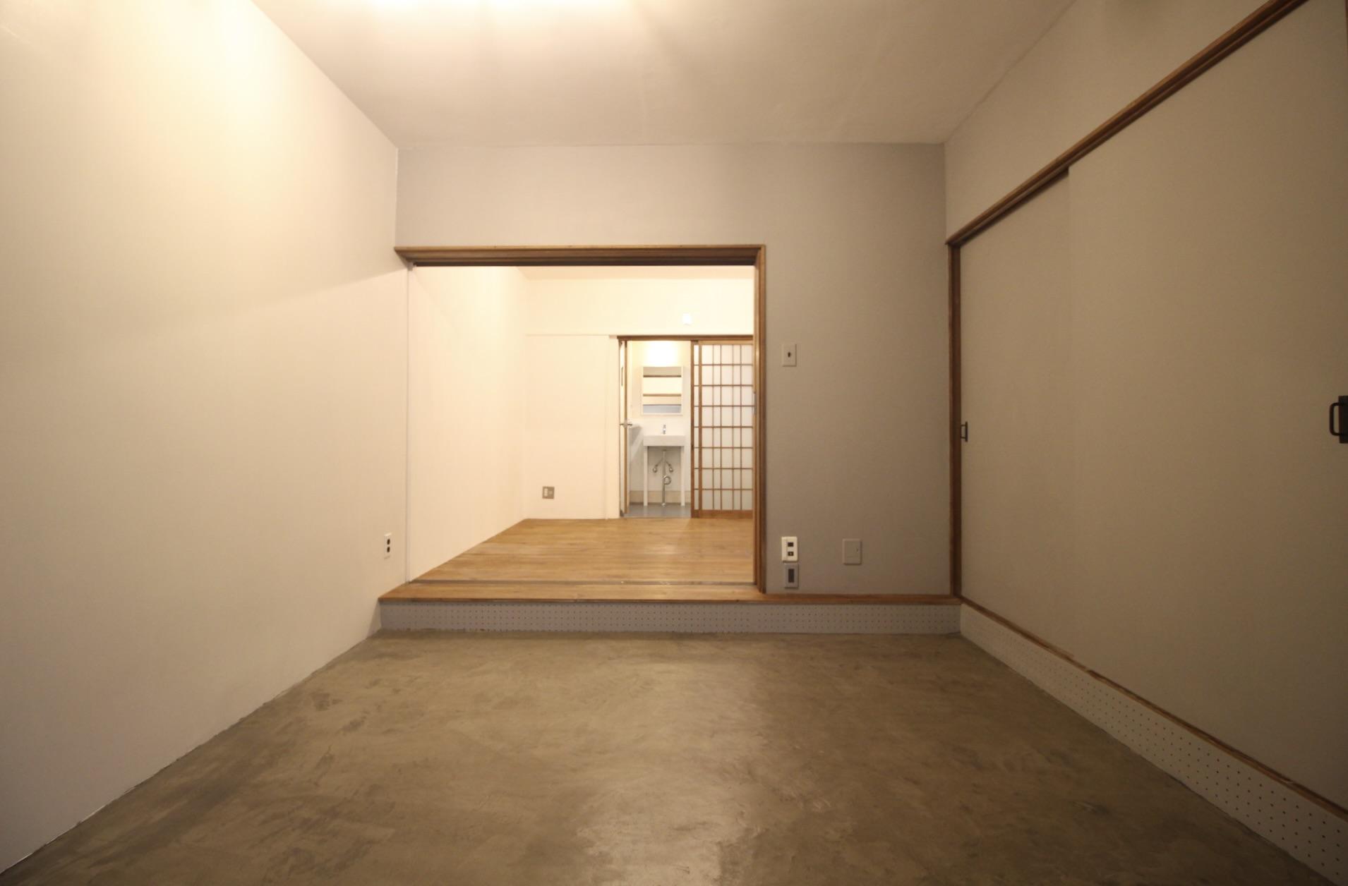 尼崎市杭瀬南新町の賃貸物件/玄関からキッチンまで土間なので、アトリエのみならずイベントやちょっとした店舗にも。