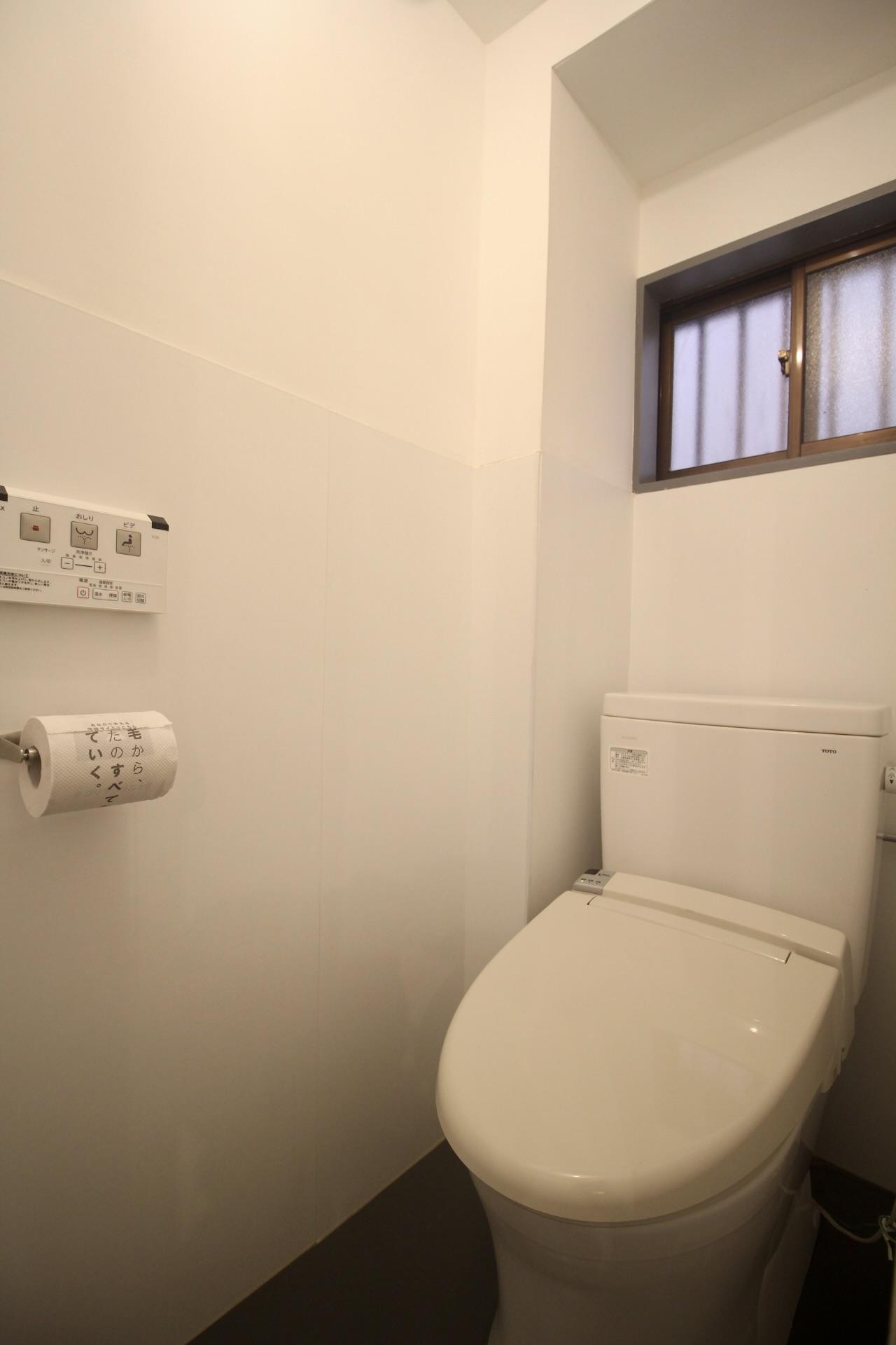 尼崎市杭瀬南新町の賃貸物件/スッキリリフォーム済のトイレ