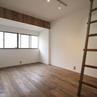 尼崎市杭瀬南新町の賃貸物件/重厚無垢なフローリング