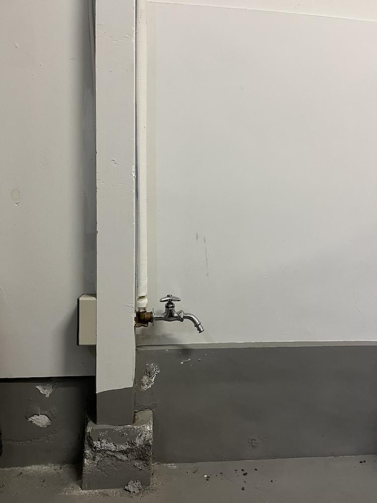 神戸市兵庫区荒田町の売買物件/電源や水栓が使いやすい場所に設置されていて何気に嬉しいポイント