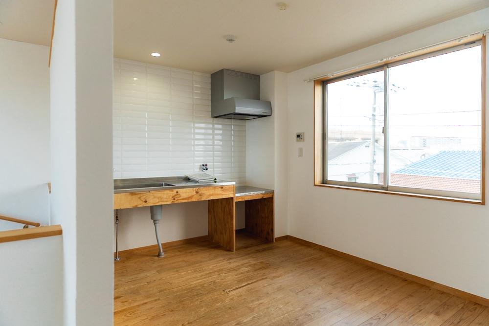 宝塚市高司の賃貸物件/シンプルながら素材感の良いキッチン