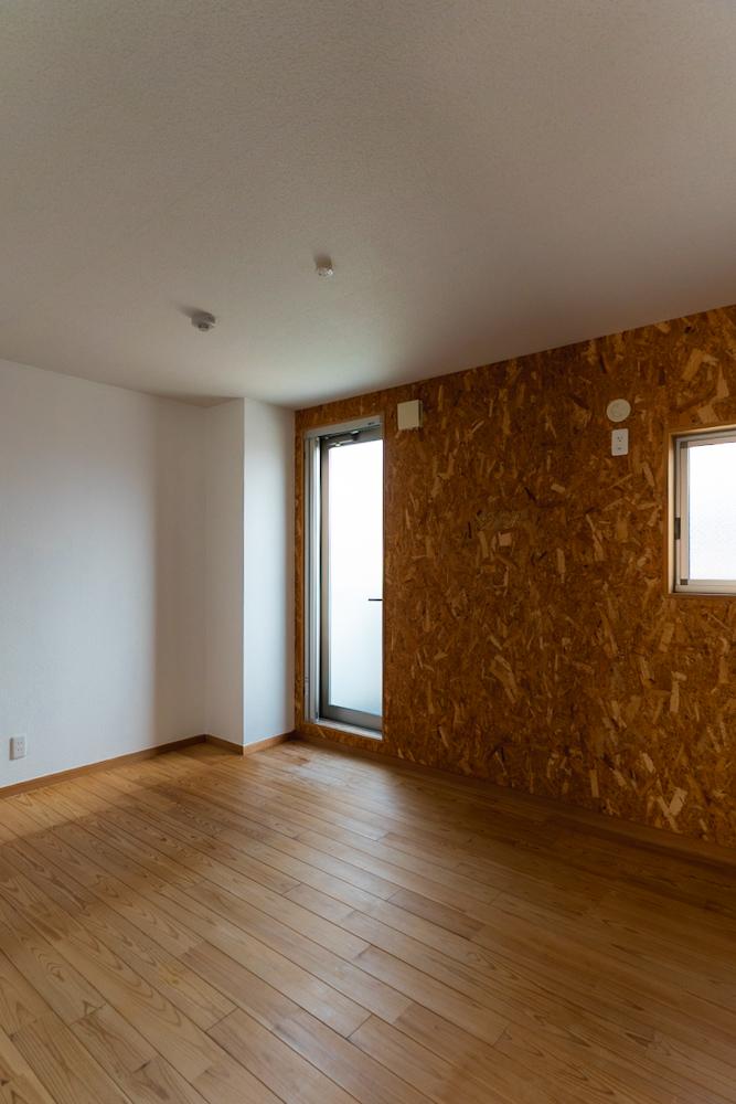 宝塚市高司の賃貸物件/構造用合板壁はDIYも可能