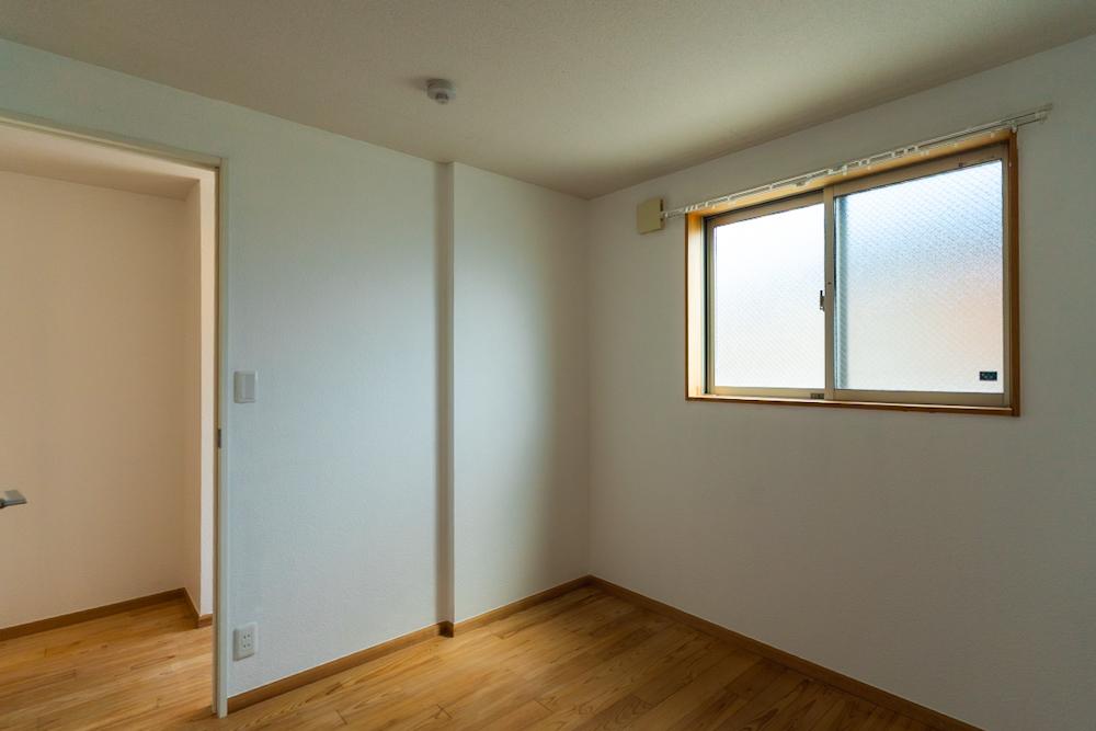 宝塚市高司の賃貸物件/2階のROOM1。事務所やアトリエとして使うのもアリかも