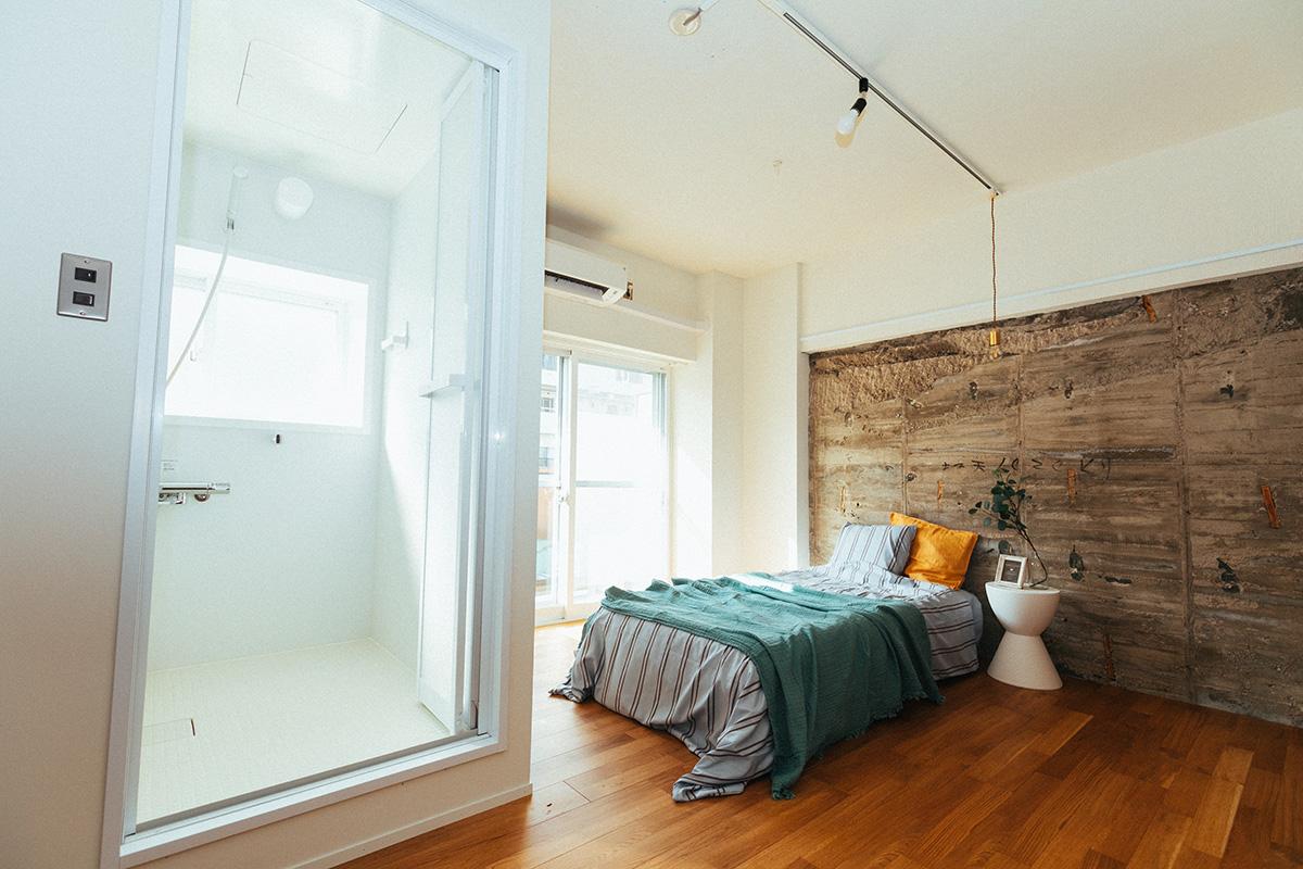 明石市松が丘１丁目の売買物件/1F洋室、手前は浴室