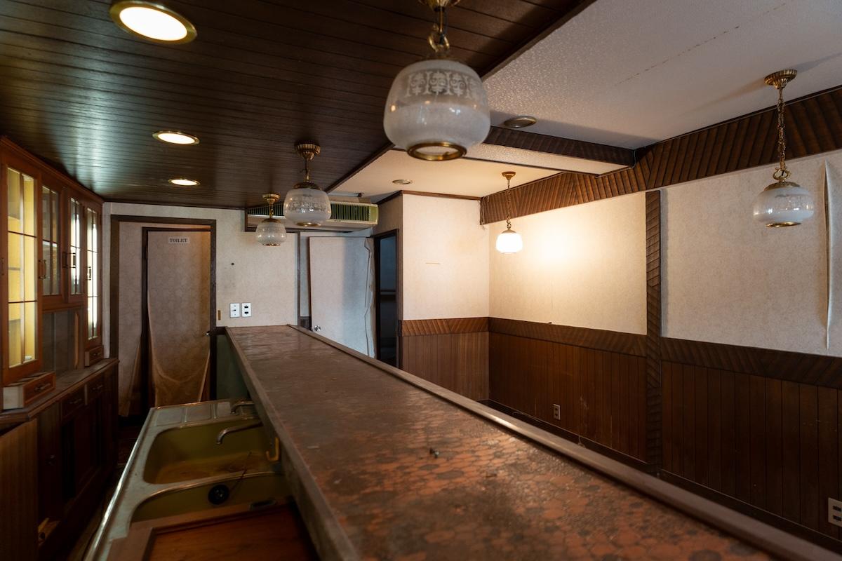 神戸市北区鈴蘭台東町の賃貸物件/カウンターにサイフォンを置くなど