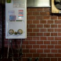 神戸市北区鈴蘭台東町の賃貸物件/National時代の給湯器なので取替が必要