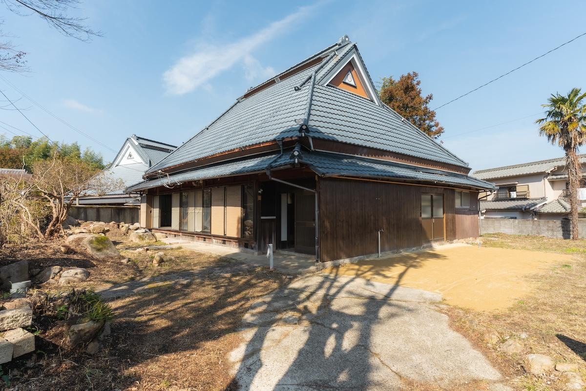 神戸市北区有野町唐櫃の売買物件/古民家と前庭、そして日当たりのいいところは家庭菜園に