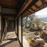神戸市北区有野町唐櫃の売買物件/南向きの縁側からは前庭越しに田園風景が