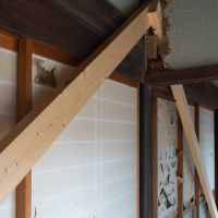神戸市北区有野町唐櫃の売買物件/現在は仮の筋交を入れていますが、構造補強工事も前提にご検討ください