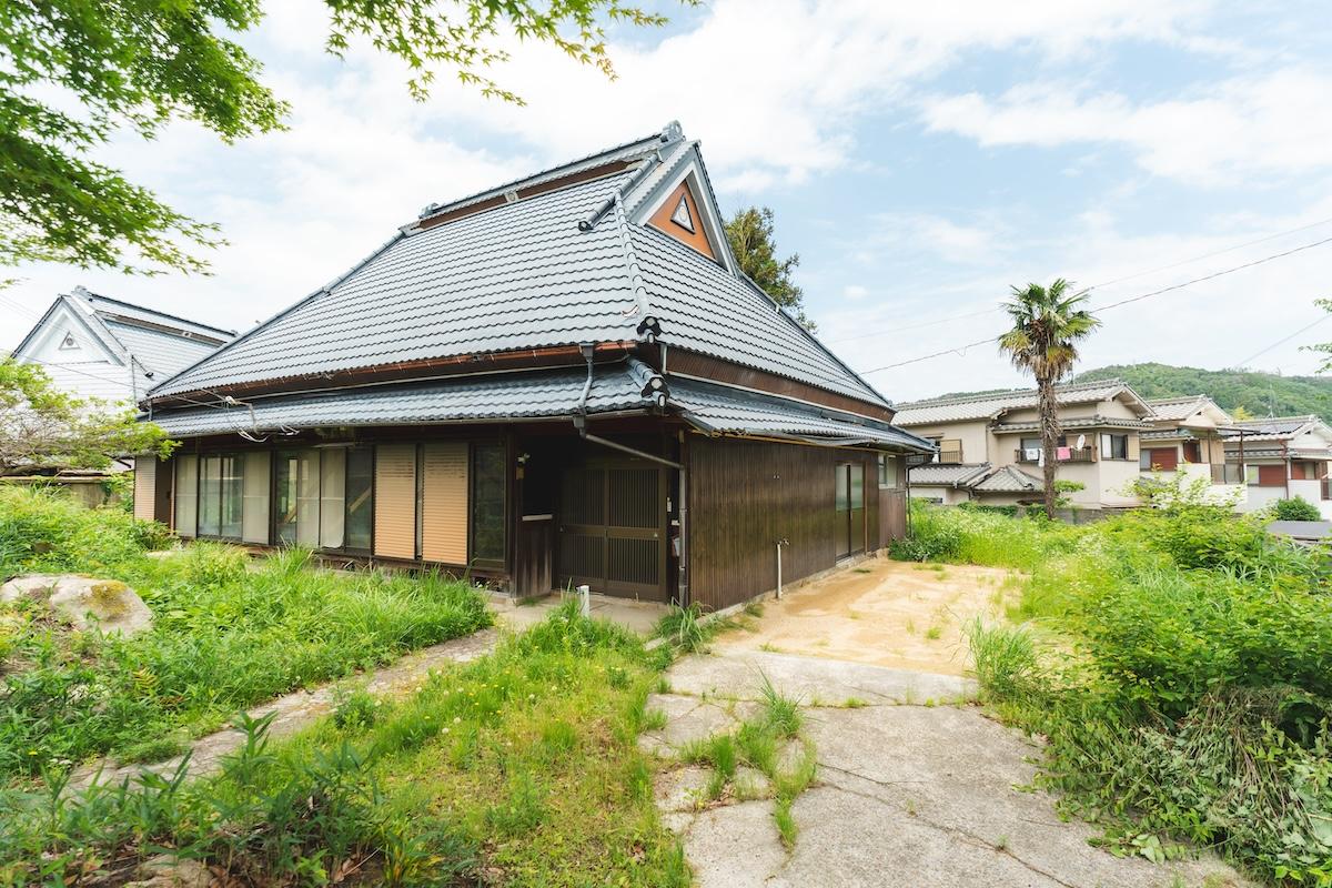 神戸市北区有野町唐櫃の売買物件/家庭菜園のできるゆったりとした敷地にどんっと平屋が佇む