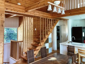 西宮市青葉台の売買物件/川のそば、青葉のころ