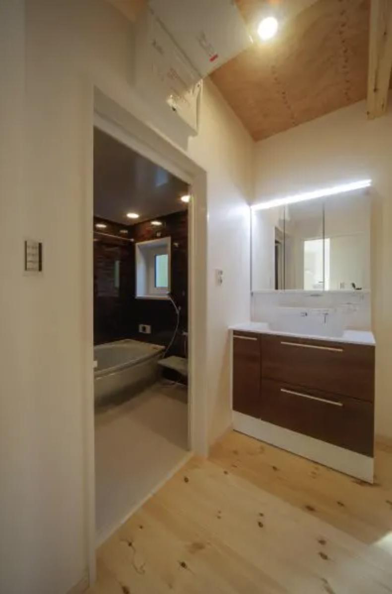 西宮市青葉台の売買物件/お風呂と洗面