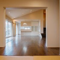 神戸市北区道場町生野の売買物件/和室から引き戸を開けておくと、空間が広がる