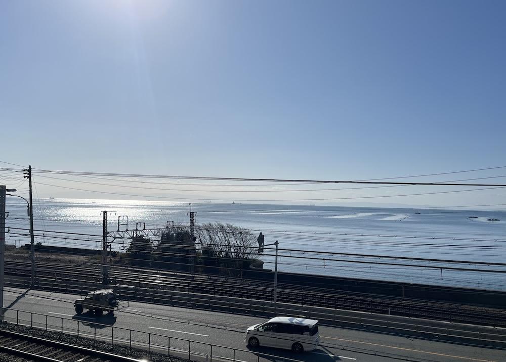 神戸市垂水区塩屋町の売買物件/玄関戸を開けて一歩目でこの景色に出会う。そんな1日の始まり