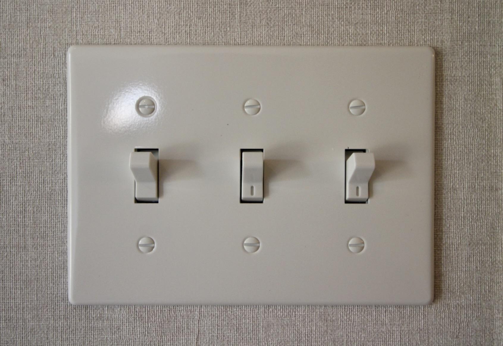 芦屋市楠町の賃貸物件/お馴染みのトグルスイッチ。