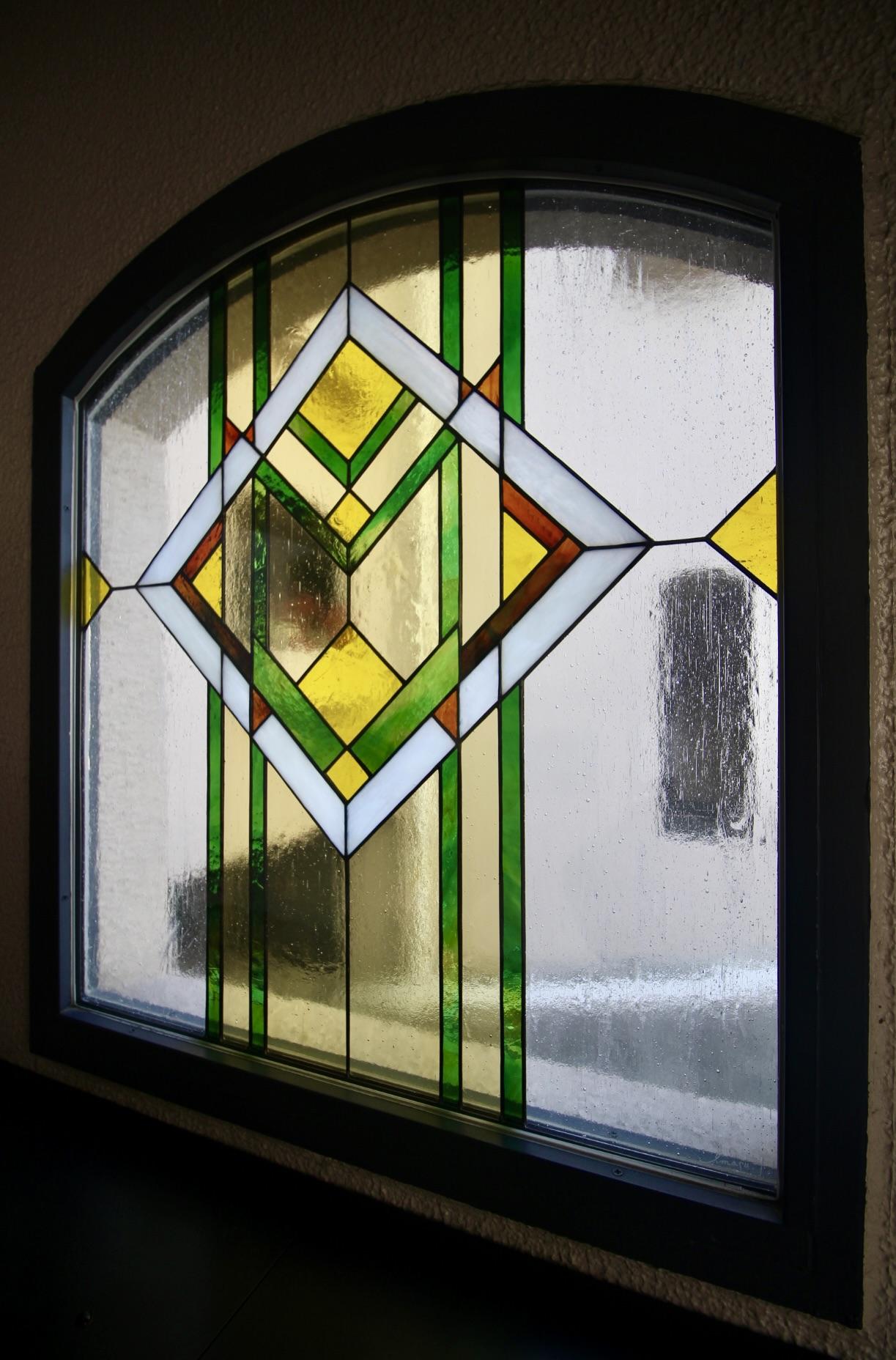 芦屋市楠町の賃貸物件/まさかの、リアルステンドグラス。