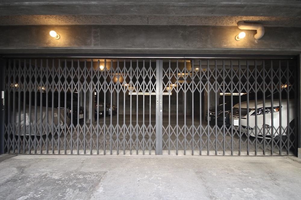 芦屋市楠町の賃貸物件/車庫までこの世界観。