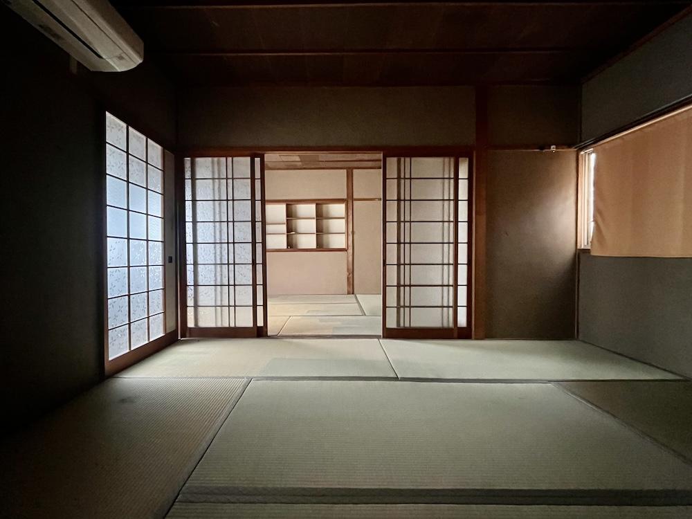 神戸市兵庫区熊野町の売買物件/２階は二間続きの和室