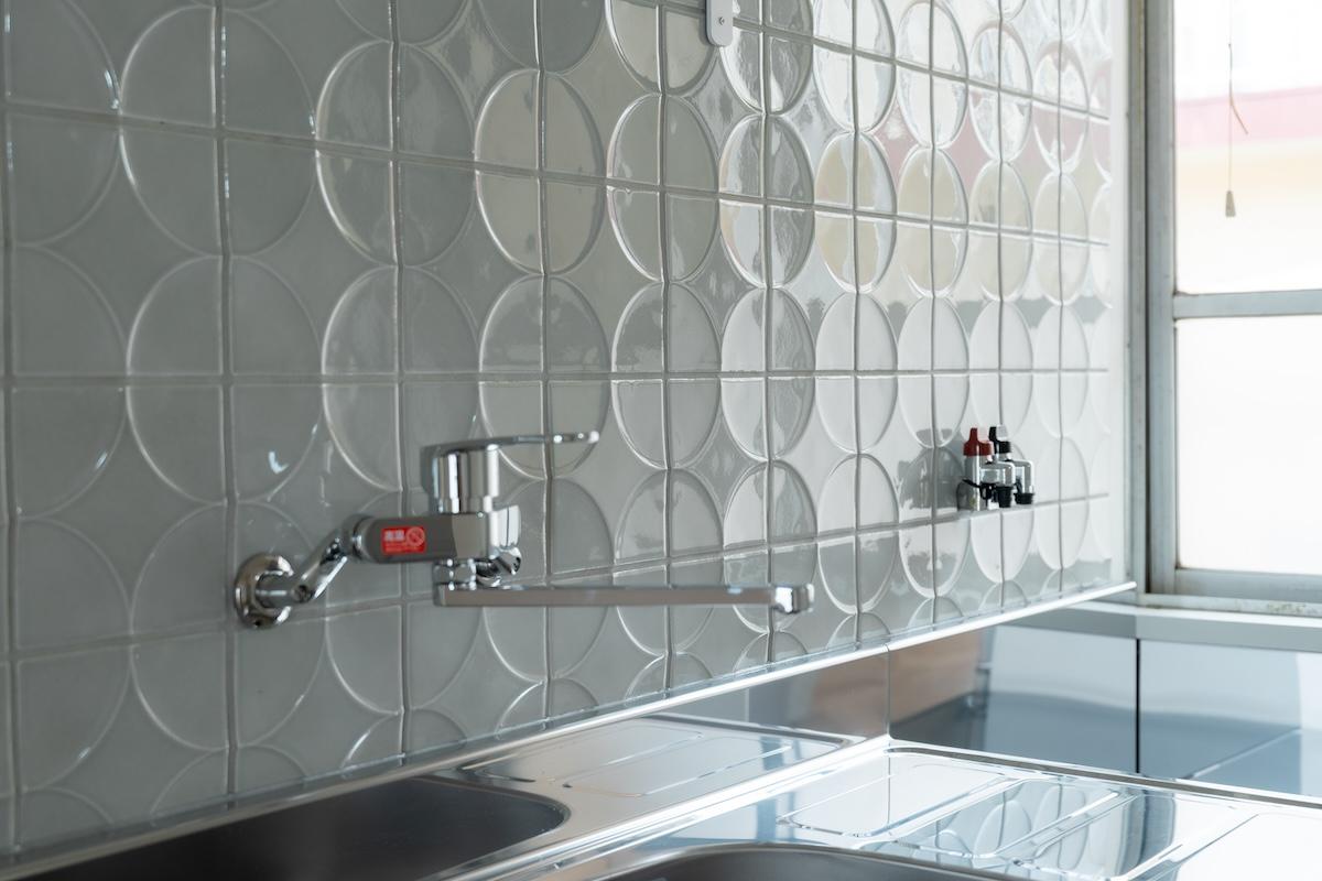 神戸市東灘区森北町の賃貸物件/ミッドセンチュリーなパターンタイルが愛らしい