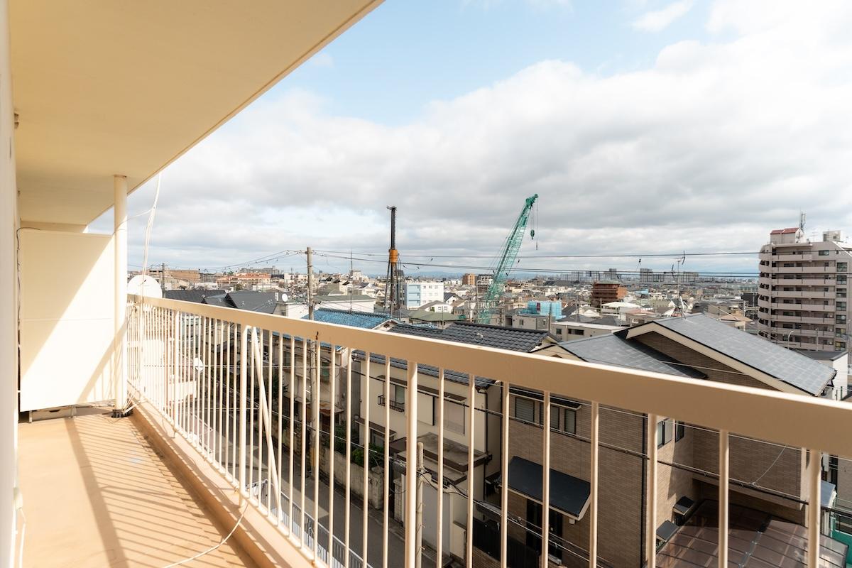 神戸市東灘区森北町の賃貸物件/周辺は低層住戸が多く空が広い