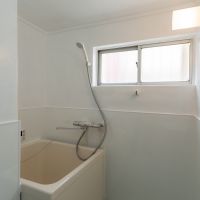 神戸市東灘区森北町の賃貸物件/浴槽は小さなキューブタイプです