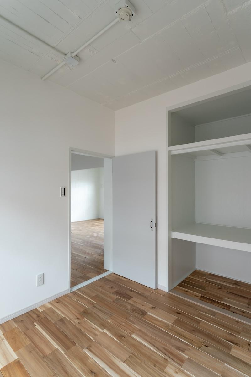 神戸市東灘区森北町の賃貸物件/北側キッチン横の4畳半の洋室