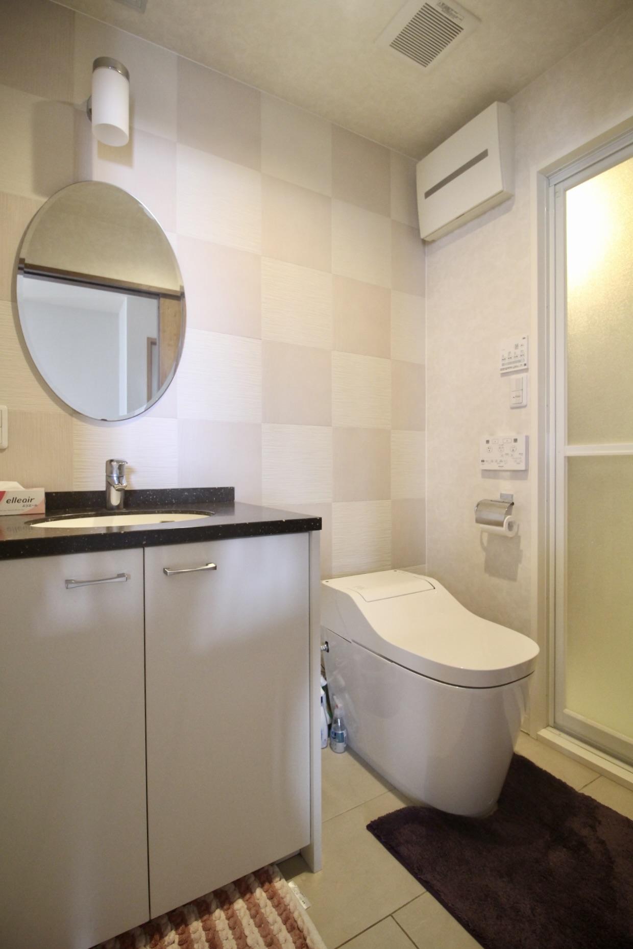 神戸市垂水区塩屋町の売買物件/ゲスト利用も想定したコンパクトな水まわりもあります。