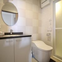 神戸市垂水区塩屋町の売買物件/ゲスト利用も想定したコンパクトな水まわりもあります。