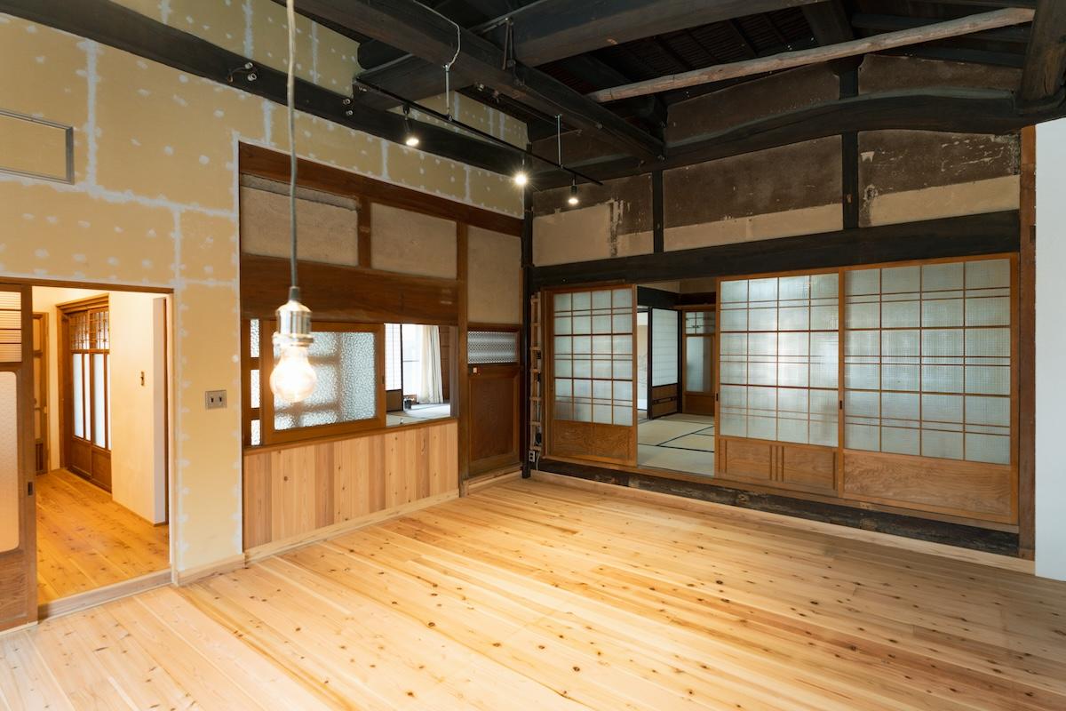 神戸市北区淡河町勝雄の売買物件/杉フローリングに張り替えた床が心地いい