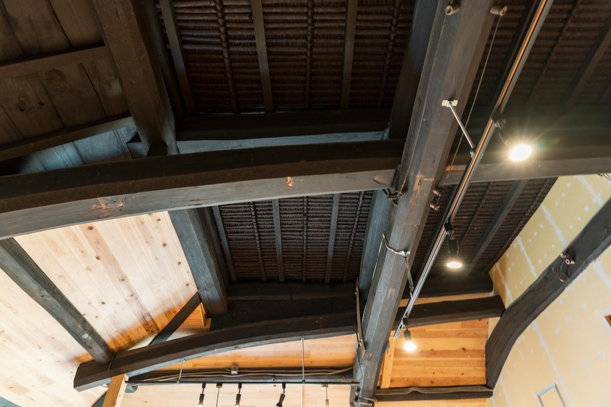 神戸市北区淡河町勝雄の売買物件/天井は取っ払って、立派な小屋組を表しに