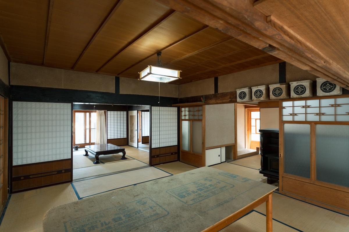 神戸市北区淡河町勝雄の売買物件/座敷はほとんどそのまま