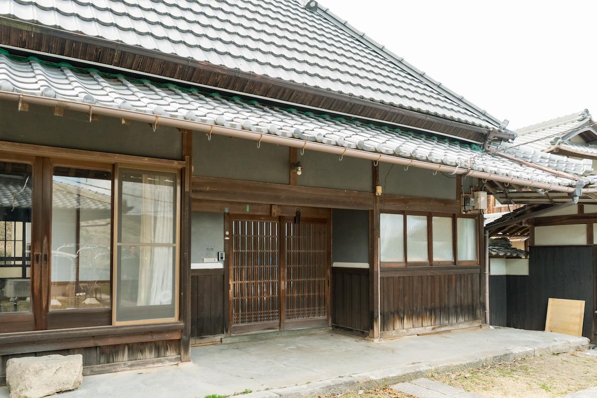 神戸市北区淡河町勝雄の売買物件/もとは茅葺だった大屋根の母屋