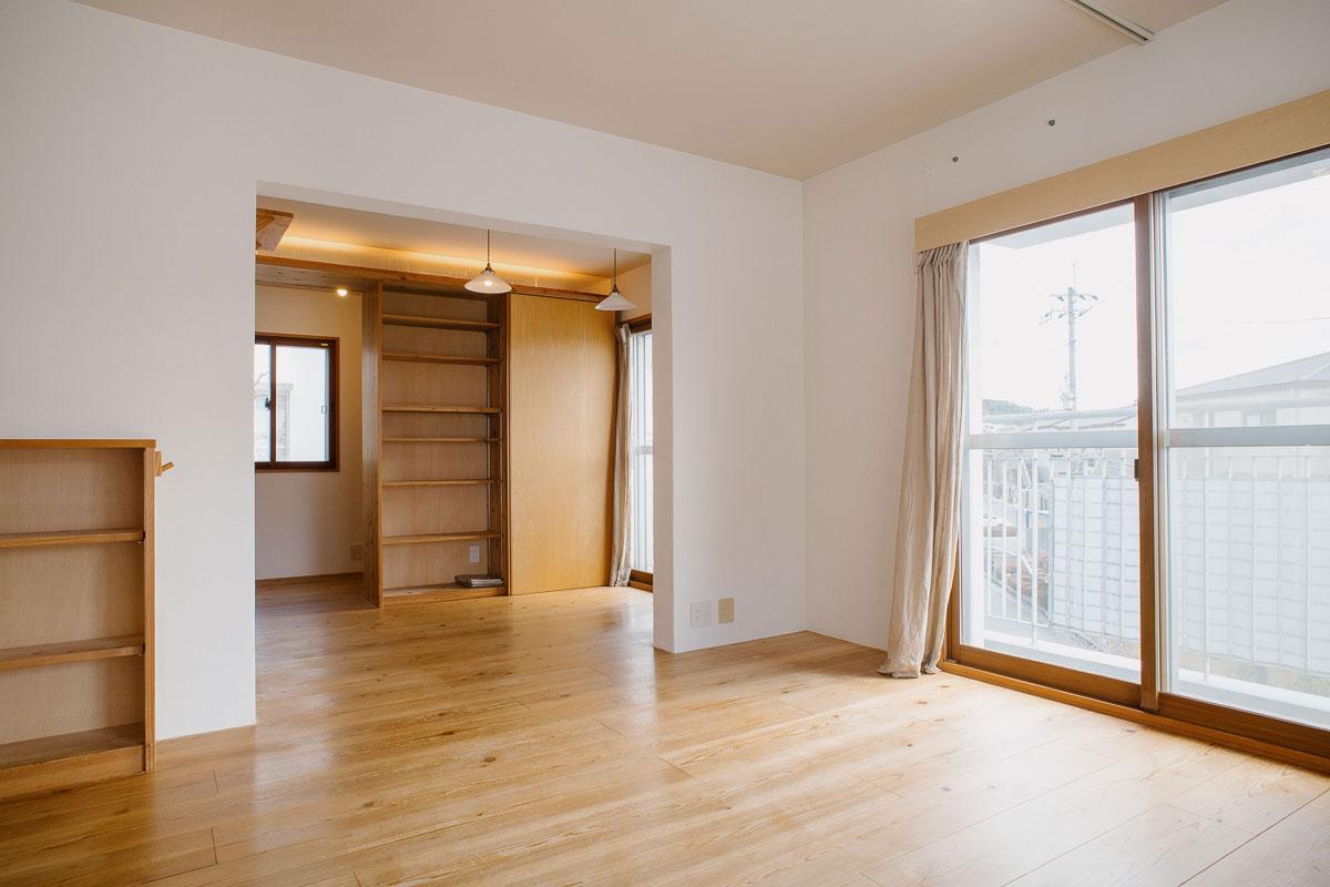 西宮市東山台の売買物件/奥にはリビング