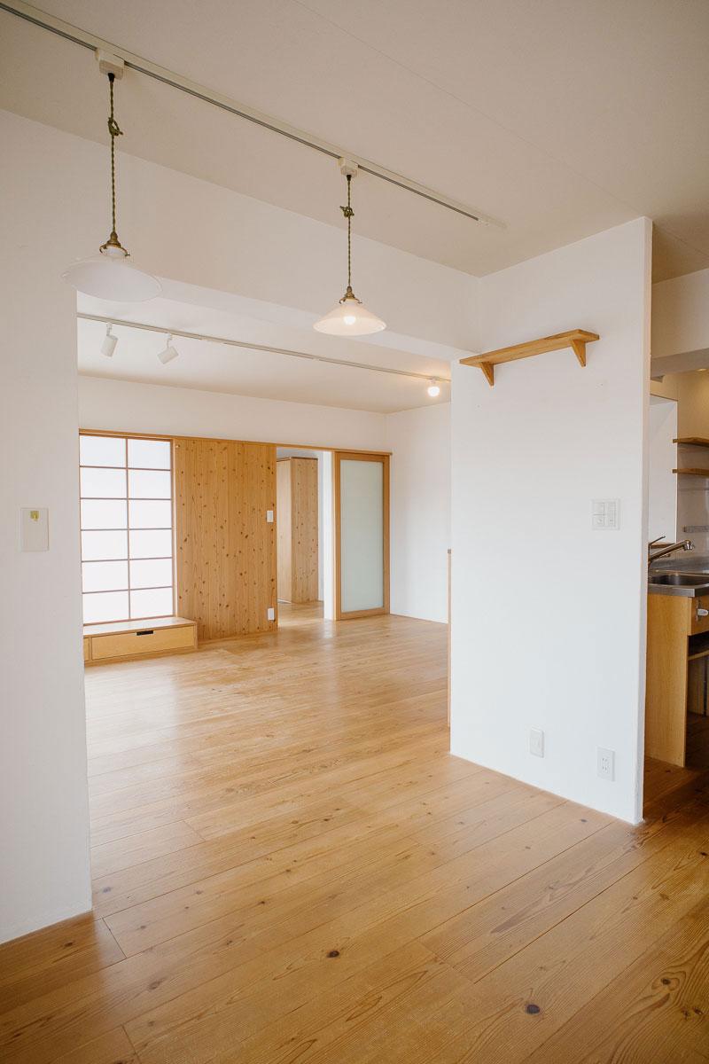 西宮市東山台の売買物件/フリースペースから眺めたLDK