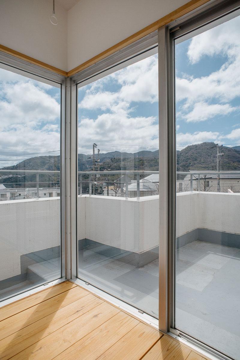 西宮市東山台の売買物件/サンルームからの眺め