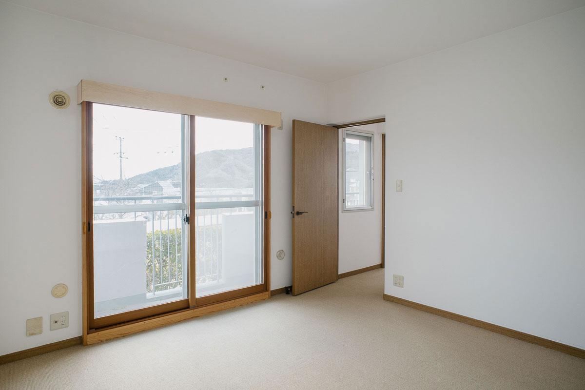 西宮市東山台の売買物件/1階には洋室が2部屋