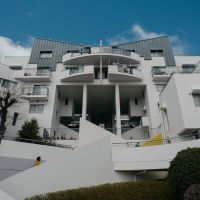 西宮市東山台の売買物件/いろんな線と形が楽しい建築