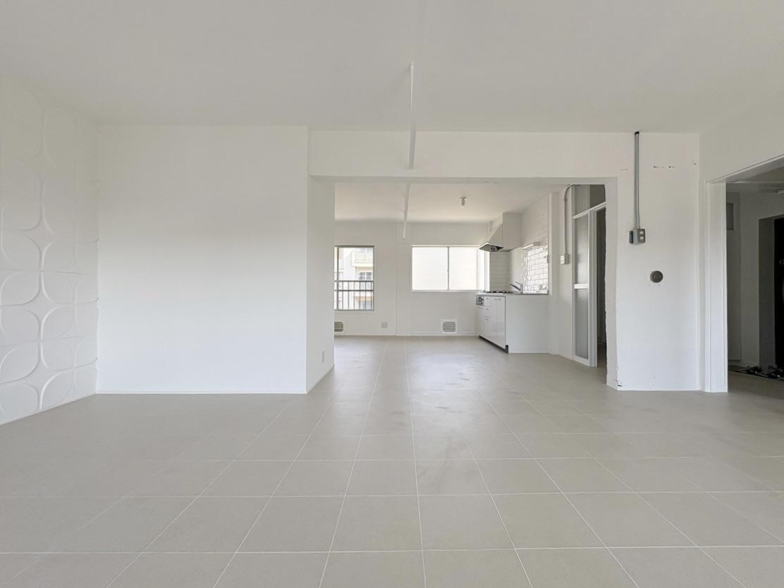 神戸市垂水区狩口台の賃貸物件/LDK。モノトーン的な潔さ