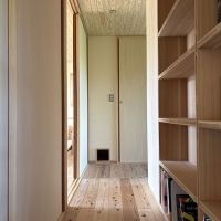 加古郡稲美町加古の売買物件/廊下の先には猫の通路